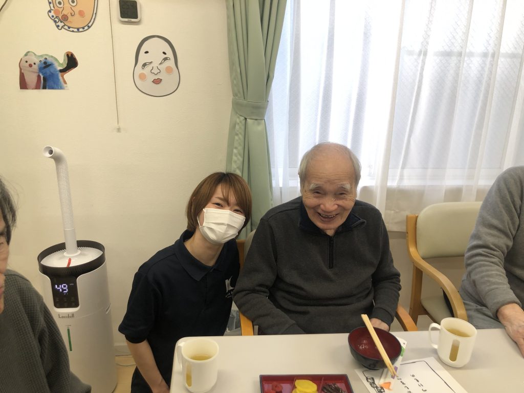 美味しいものをたべると優しい顔になる